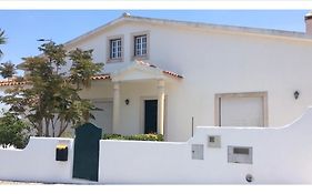 Casa Do Canto - Uma Casa No Campo, Perto Da Praia.